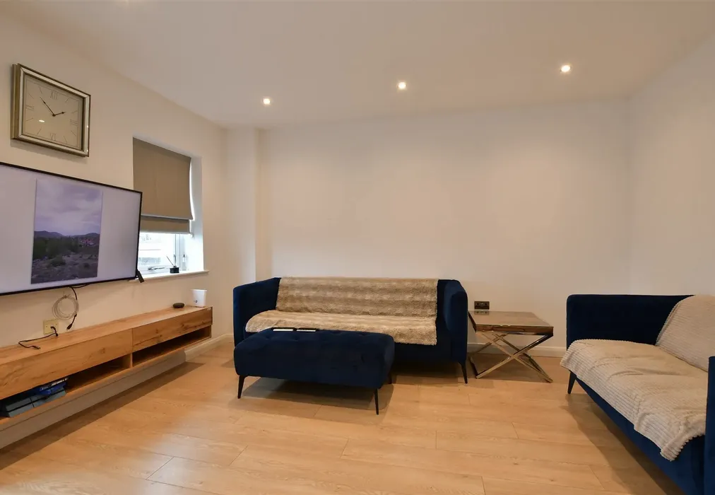 Lounge/Kitchen /Dining Room - Thornbury Way, Walthamstow - Wards of Kent