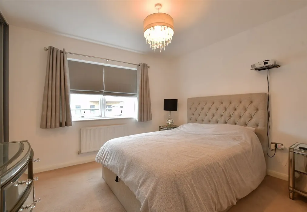 Bedroom 1 - Thornbury Way, Walthamstow - Wards of Kent