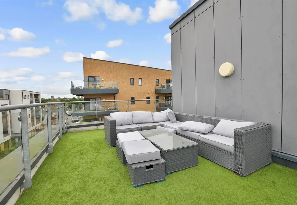 Balcony / Terrace - Thornbury Way, Walthamstow - Wards of Kent
