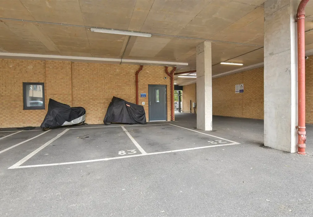 Driveway/Parking - Thornbury Way, Walthamstow - Wards of Kent