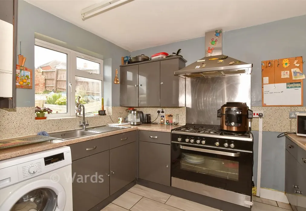 Kitchen - St. James Close, Warden Bay, Sheerness, Kent - Wards of Kent