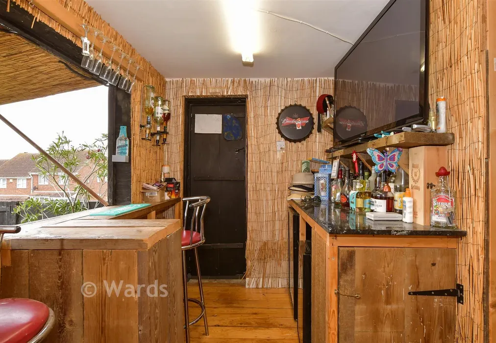 Bar - St. James Close, Warden Bay, Sheerness, Kent - Wards of Kent