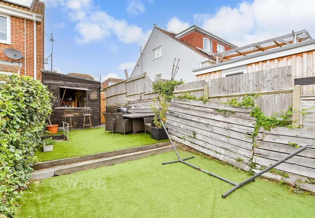 Front Garden - St. James Close, Warden Bay, Sheerness, Kent - Wards of Kent