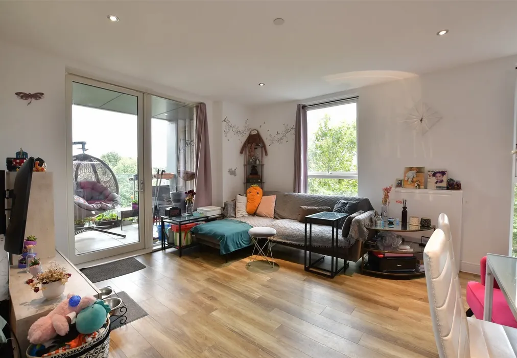 Lounge/Kitchen /Dining Room - Track Street, Walthamstow - Wards of Kent