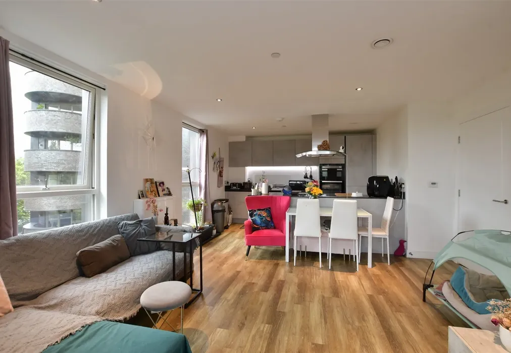 Lounge/Kitchen /Dining Room - Track Street, Walthamstow - Wards of Kent