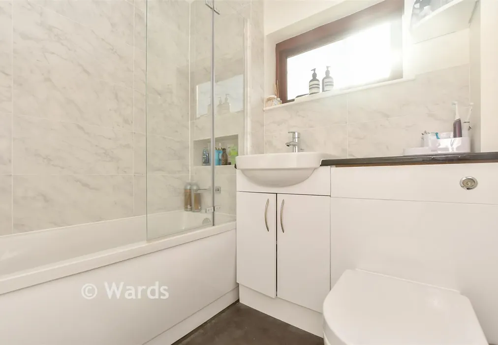 Bathroom - Maidstone Road, Marden, Kent - Wards of Kent