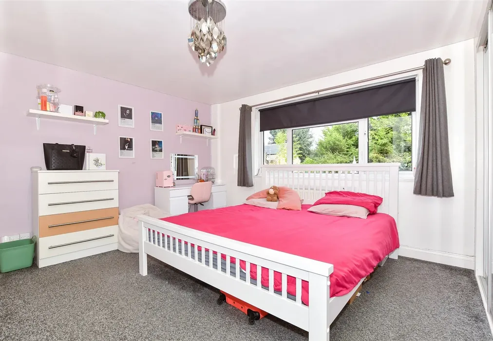 Bedroom 1 - Sheridan Close, Maidstone, Kent - Wards of Kent