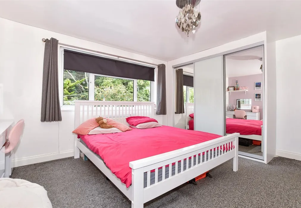 Bedroom 1 - Sheridan Close, Maidstone, Kent - Wards of Kent