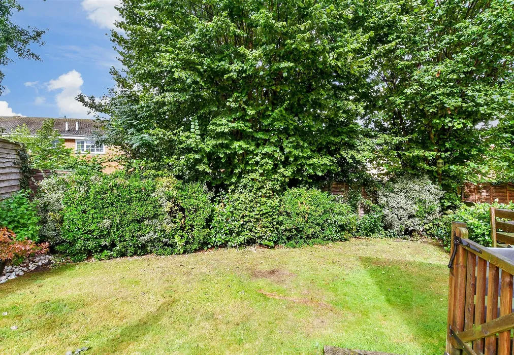 Rear Garden - Cedar Close, Ditton, Aylesford, Kent - Wards of Kent