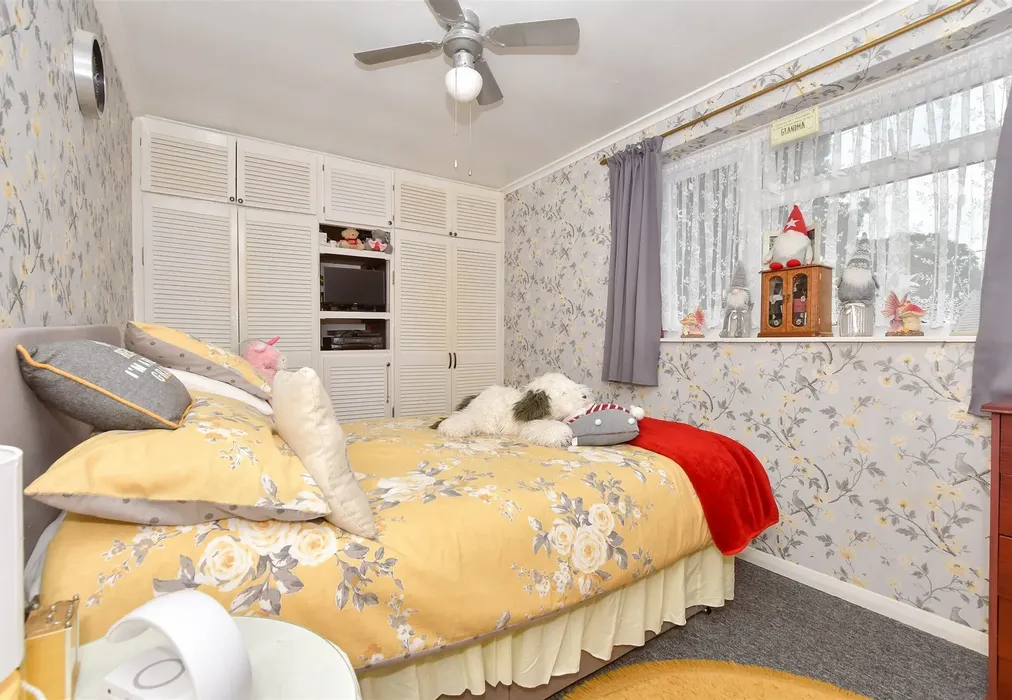Bedroom 1 - Gorse Avenue, Walderslade, Chatham, Kent - Wards of Kent
