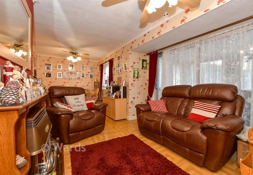 Lounge - Gorse Avenue, Walderslade, Chatham, Kent - Wards of Kent