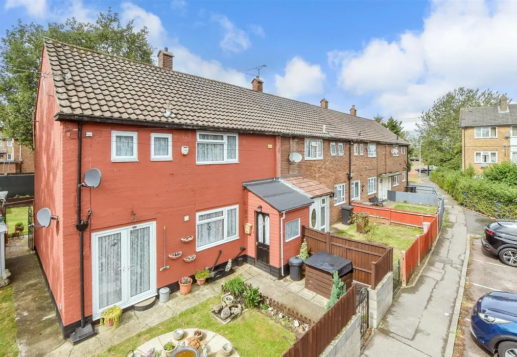External (Brochure) - Gorse Avenue, Walderslade, Chatham, Kent - Wards of Kent