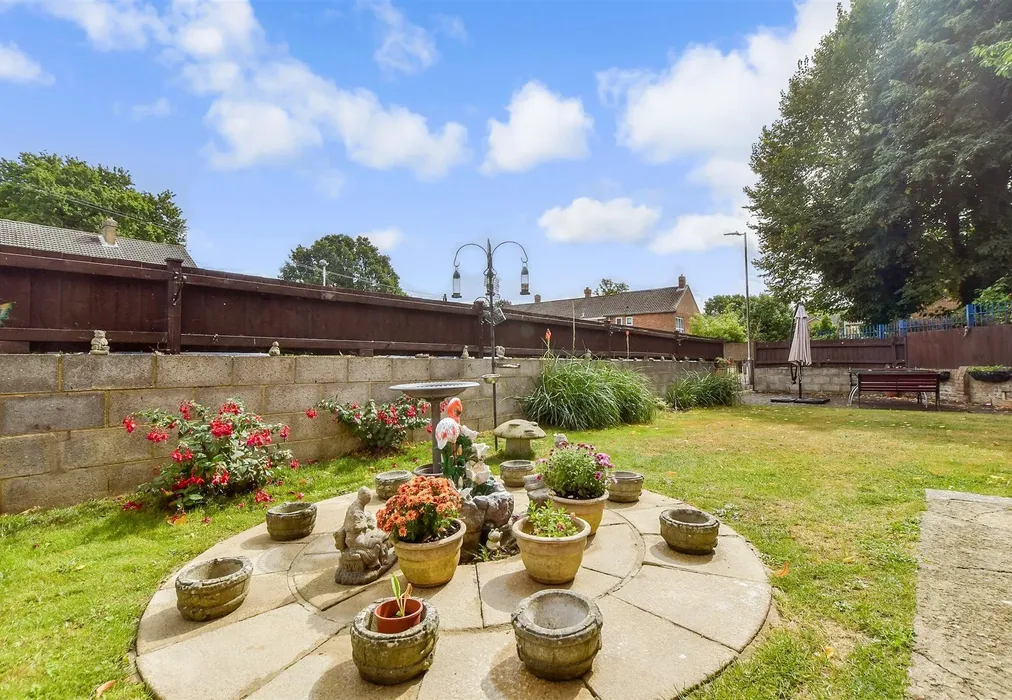 Front Garden - Gorse Avenue, Walderslade, Chatham, Kent - Wards of Kent