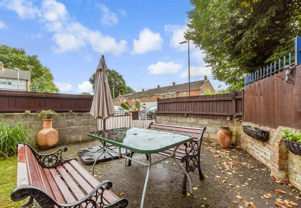 Driveway/Parking - Gorse Avenue, Walderslade, Chatham, Kent - Wards of Kent