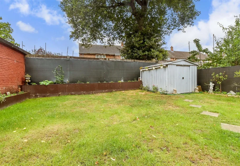 Rear Garden - Gorse Avenue, Walderslade, Chatham, Kent - Wards of Kent