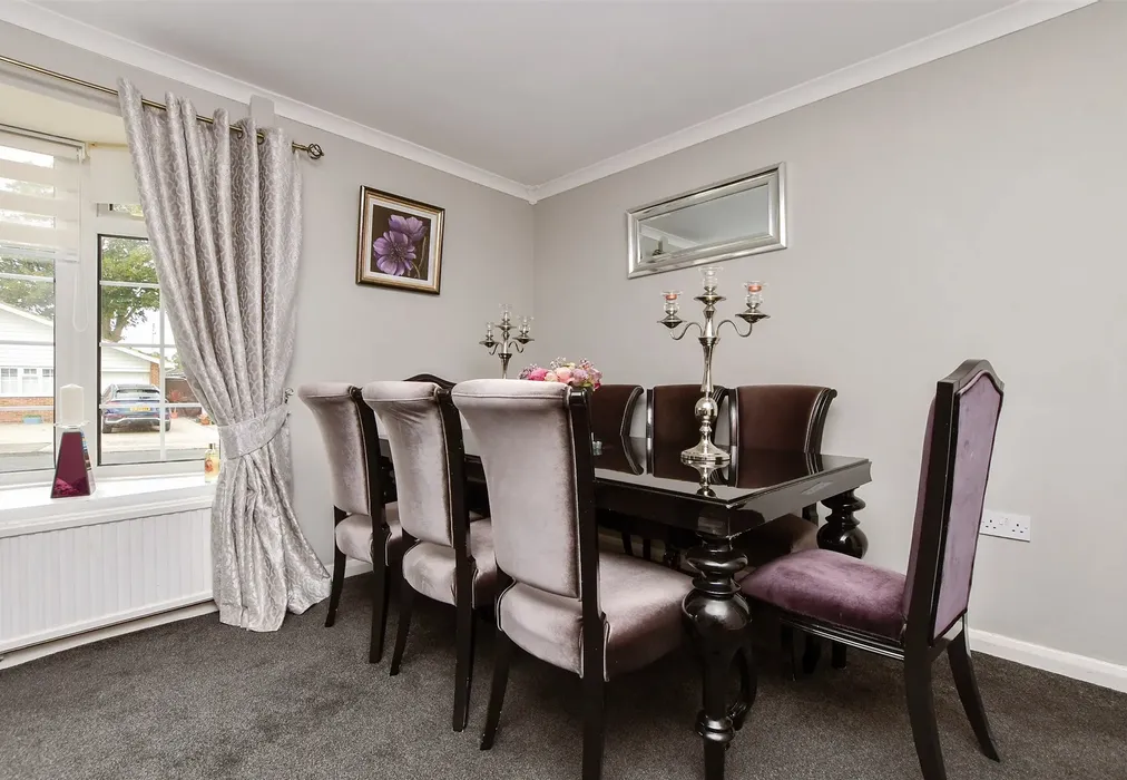 Lounge/Diner - Guy Close, Broadstairs, Kent - Wards of Kent