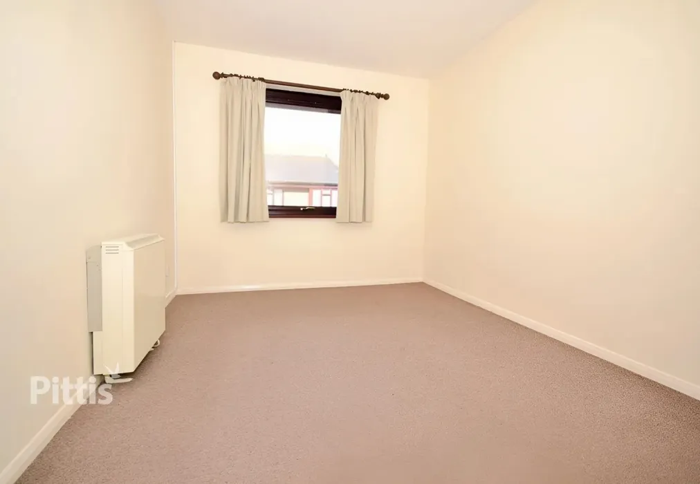  - Medina Road Cowes PO31 - Wards of Kent