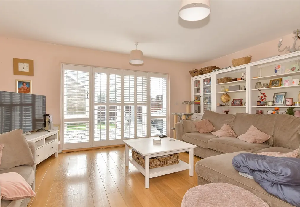 Lounge - The Fort, Rochester, Kent - Wards of Kent