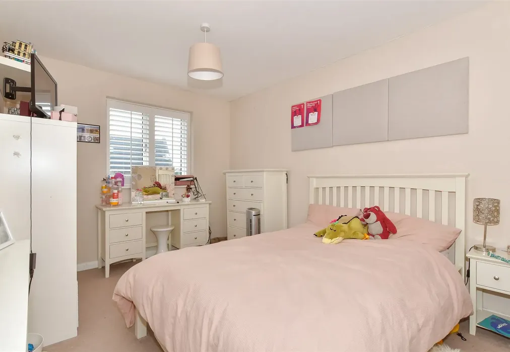 Bedroom 2 - The Fort, Rochester, Kent - Wards of Kent