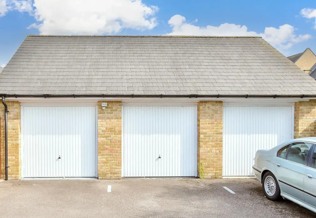 Garage - The Fort, Rochester, Kent - Wards of Kent