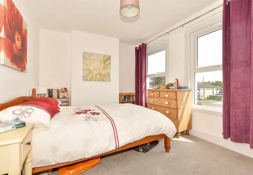 Bedroom 1 - Mountfield Road, New Romney, Kent - Wards of Kent