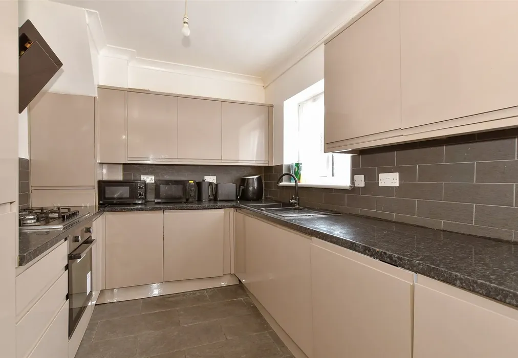 Kitchen - Vale Road, Northfleet, Gravesend, Kent - Wards of Kent