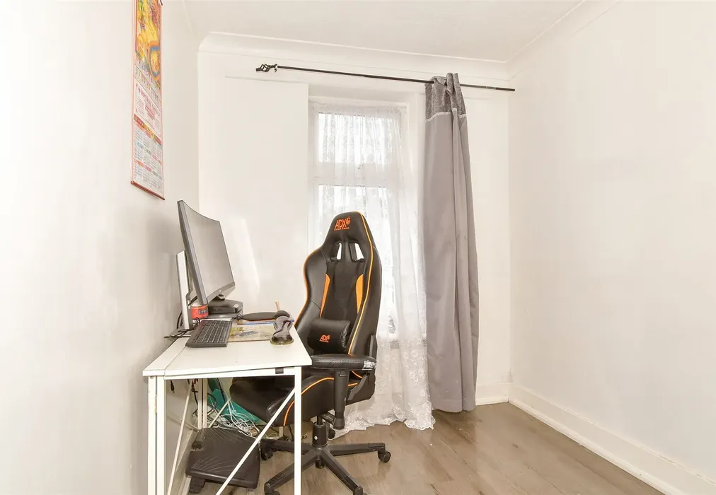 Bedroom 3 - Vale Road, Northfleet, Gravesend, Kent - Wards of Kent