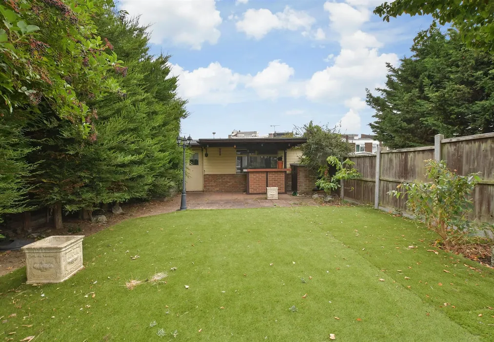 Rear Garden - Straight Road, Romford, Essex - Wards of Kent