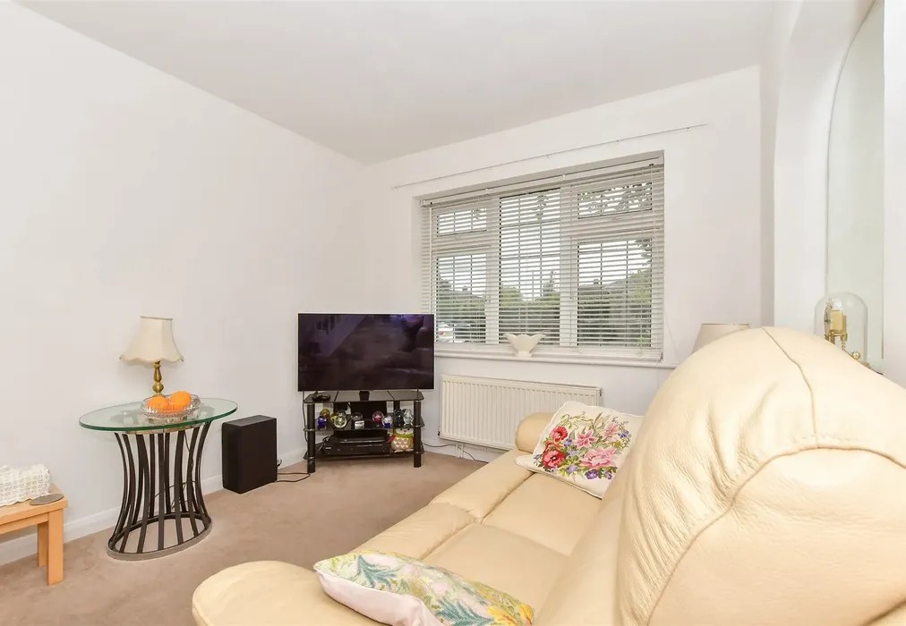 Lounge - Heather Drive, St Michaels, Tenterden, Kent - Wards of Kent