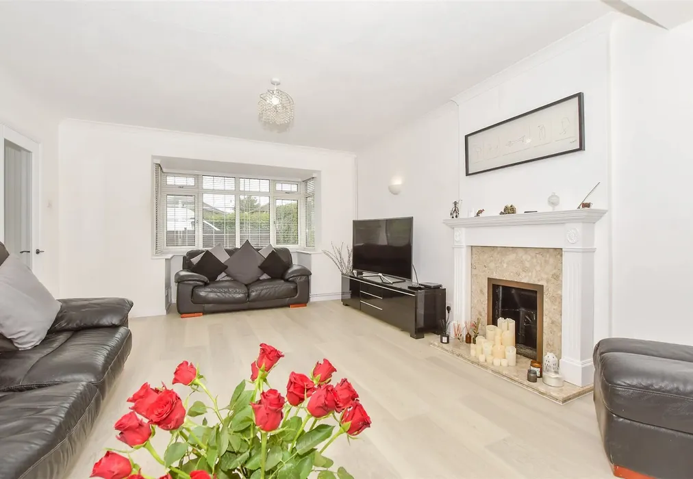 Lounge/Diner - Heather Drive, St Michaels, Tenterden, Kent - Wards of Kent