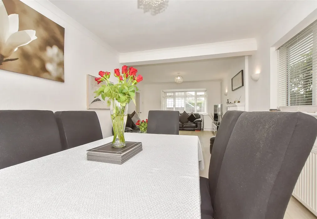 Lounge/Diner - Heather Drive, St Michaels, Tenterden, Kent - Wards of Kent