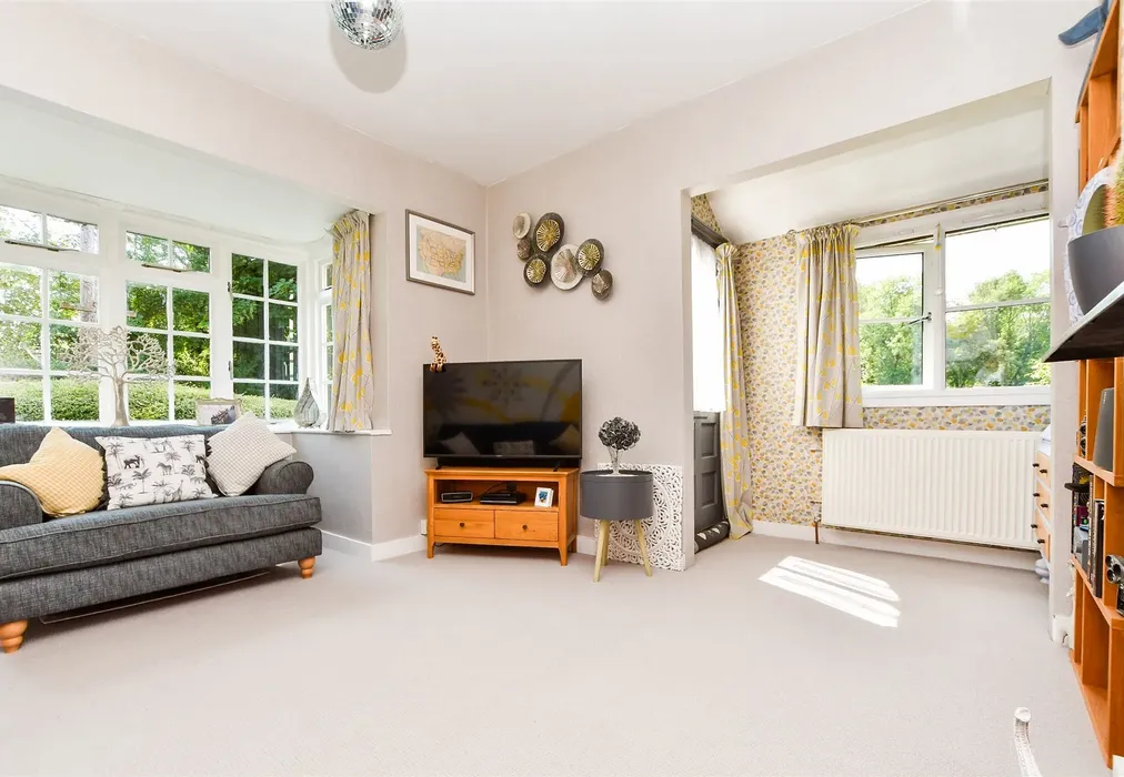 Sitting Area  - Rectory Lane, Buckland, Surrey - Wards of Kent