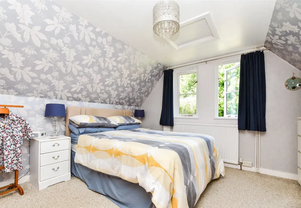 Bedroom 2 - Rectory Lane, Buckland, Surrey - Wards of Kent
