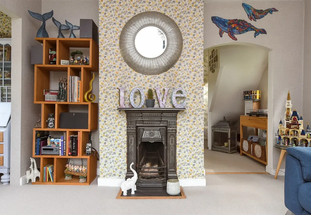 Internal Feature - Rectory Lane, Buckland, Surrey - Wards of Kent