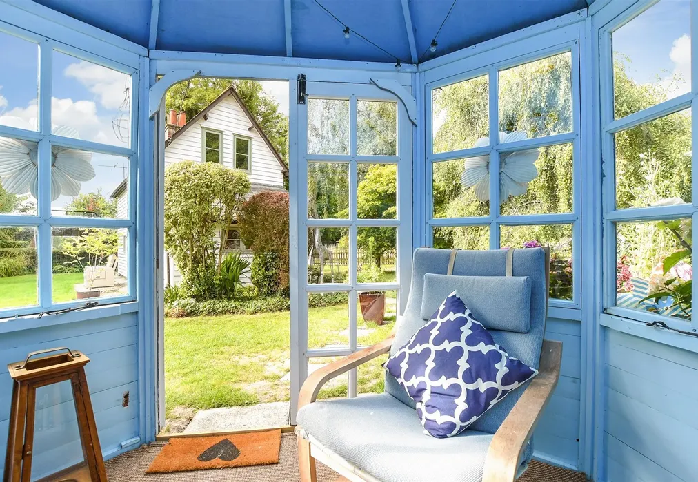 Workshop/Outbuildings - Rectory Lane, Buckland, Surrey - Wards of Kent