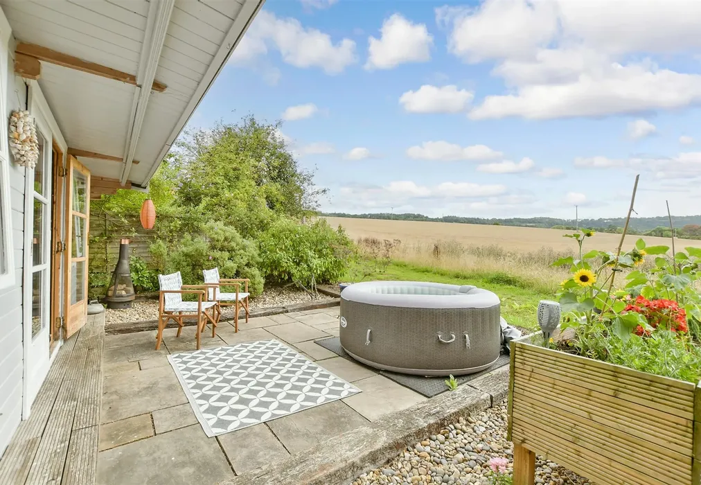 Workshop/Outbuildings - Rectory Lane, Buckland, Surrey - Wards of Kent