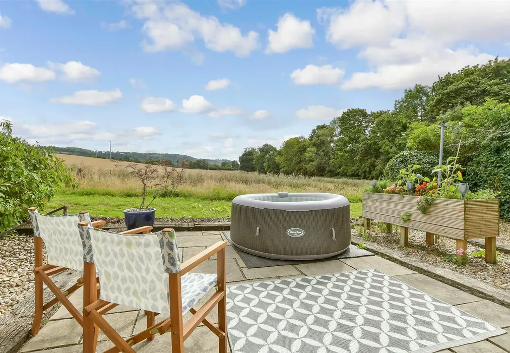 External Lifestyle Photograph - Rectory Lane, Buckland, Surrey - Wards of Kent