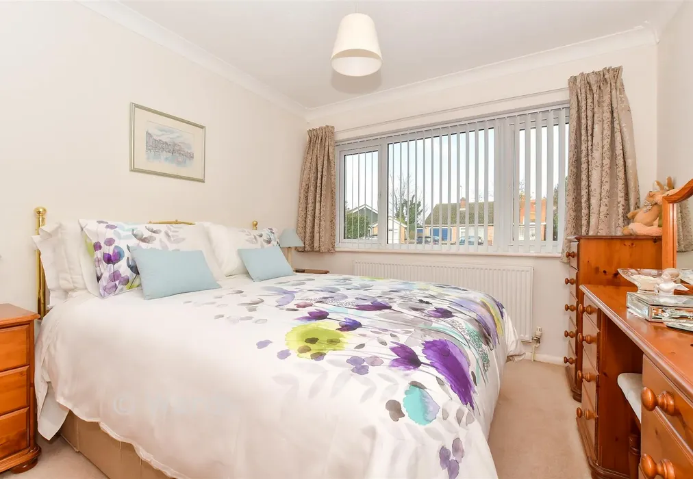 Bedroom 1 - Leatt Close, Broadstairs, Kent - Wards of Kent