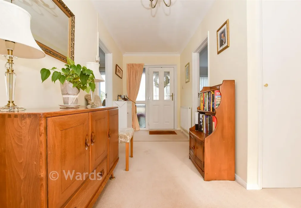 Entrance Hall - Leatt Close, Broadstairs, Kent - Wards of Kent