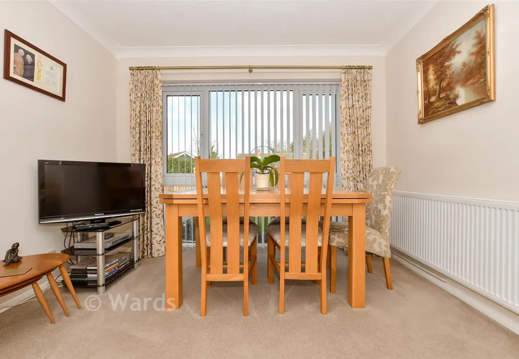 Lounge/ Diner - Leatt Close, Broadstairs, Kent - Wards of Kent