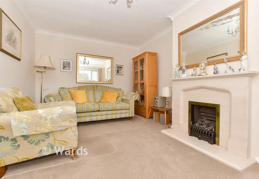Lounge/ Diner - Leatt Close, Broadstairs, Kent - Wards of Kent