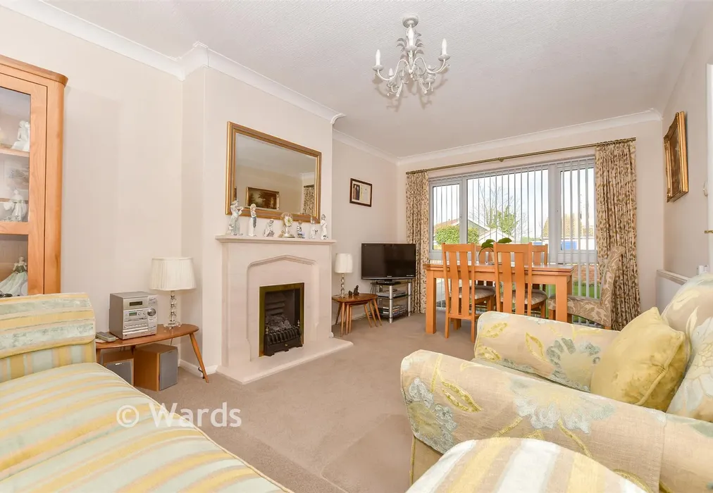 Lounge/ Diner - Leatt Close, Broadstairs, Kent - Wards of Kent