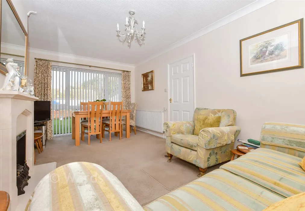 Lounge/ Diner - Leatt Close, Broadstairs, Kent - Wards of Kent