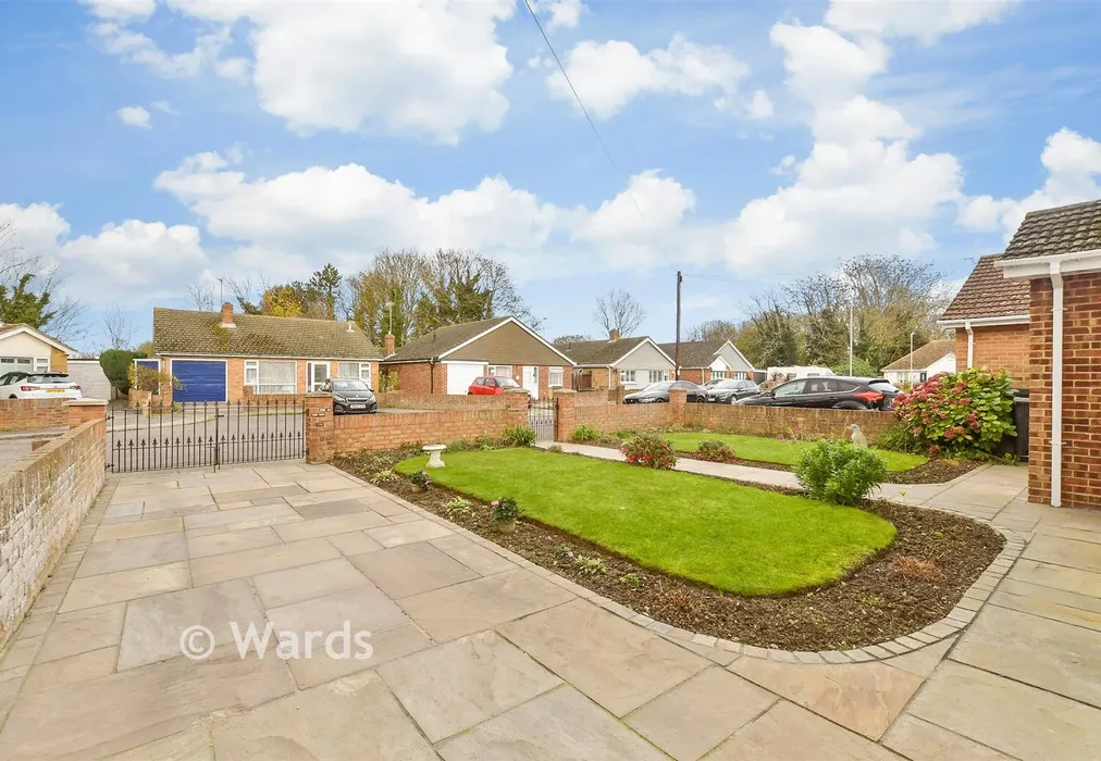 Front Garden - Leatt Close, Broadstairs, Kent - Wards of Kent