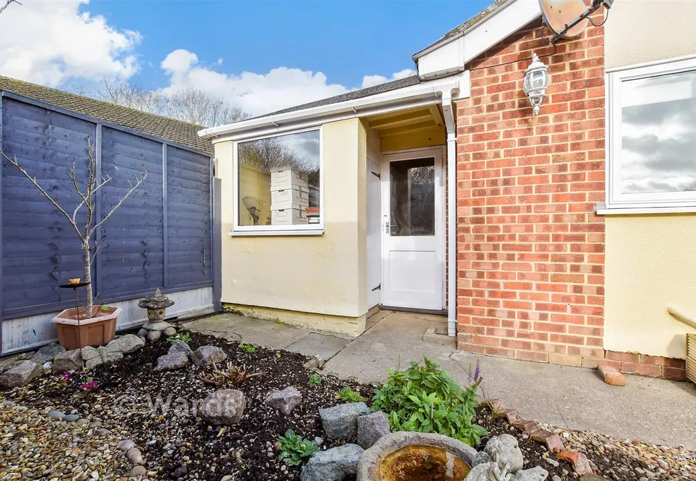 Garage - Leatt Close, Broadstairs, Kent - Wards of Kent