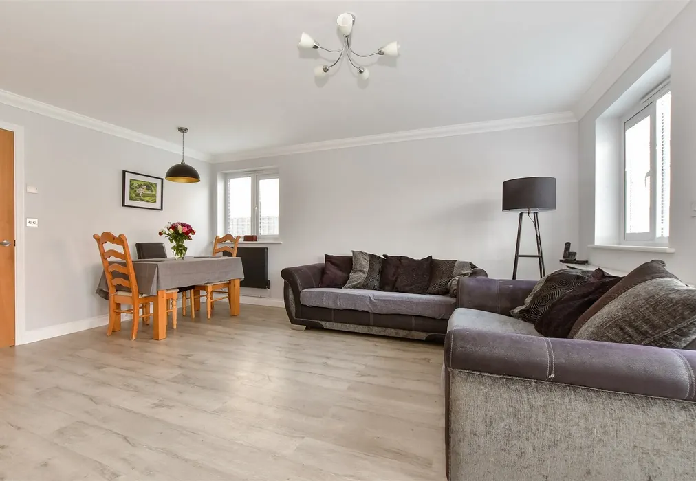 Lounge/Dining Room - Cross Lane, Newport, Isle of Wight - Wards of Kent