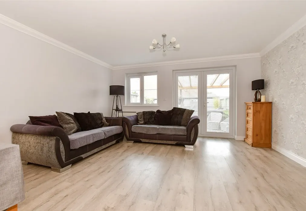 Lounge/Dining Room - Cross Lane, Newport, Isle of Wight - Wards of Kent