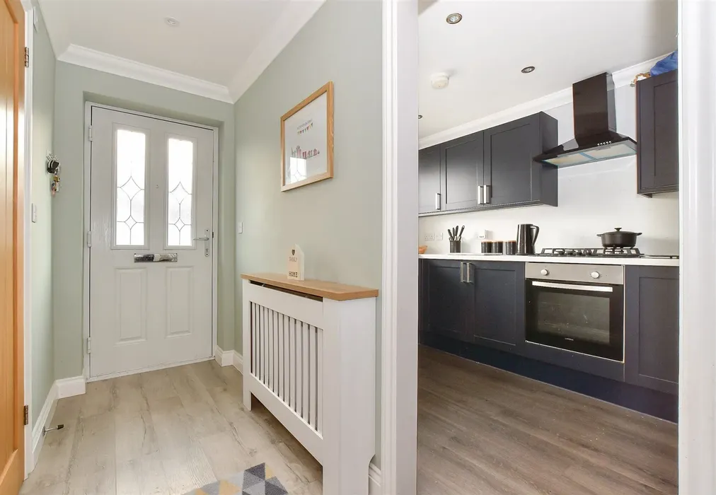 Internal Lifestyle Photograph - Cross Lane, Newport, Isle of Wight - Wards of Kent