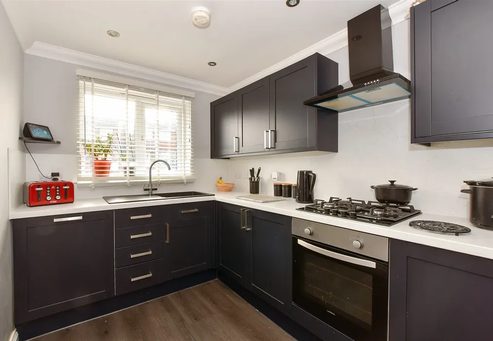 Kitchen - Cross Lane, Newport, Isle of Wight - Wards of Kent