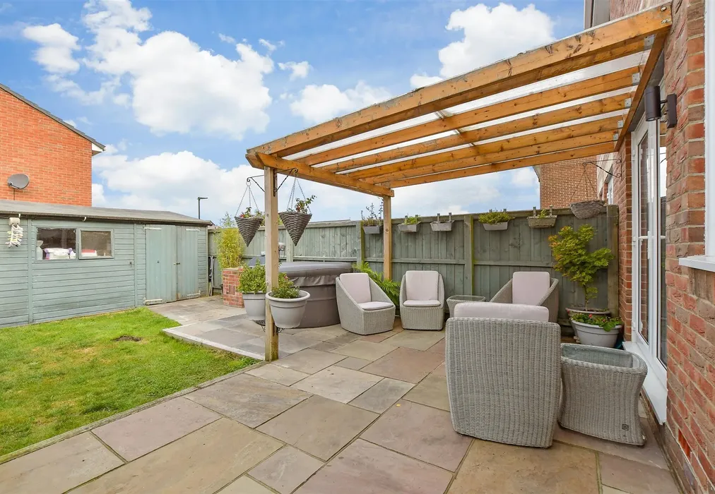 Patio / Decking - Cross Lane, Newport, Isle of Wight - Wards of Kent